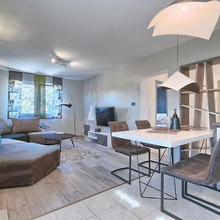 Modern Oasis Apartment Pola Esterno foto