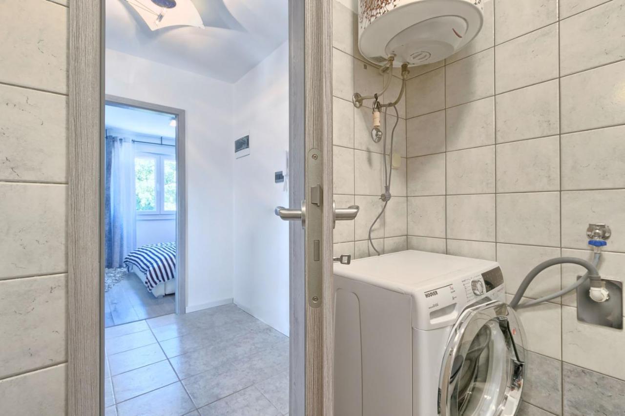Modern Oasis Apartment Pola Esterno foto