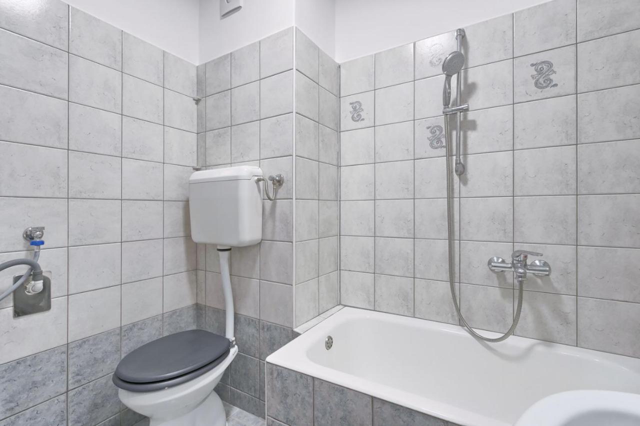 Modern Oasis Apartment Pola Esterno foto