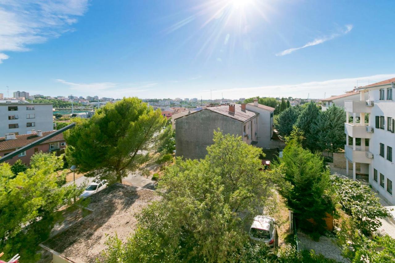 Modern Oasis Apartment Pola Esterno foto
